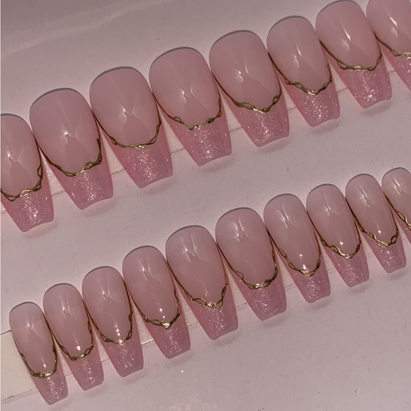 Thread Shell With Gold Chrome Nails - Picture 3 of 7